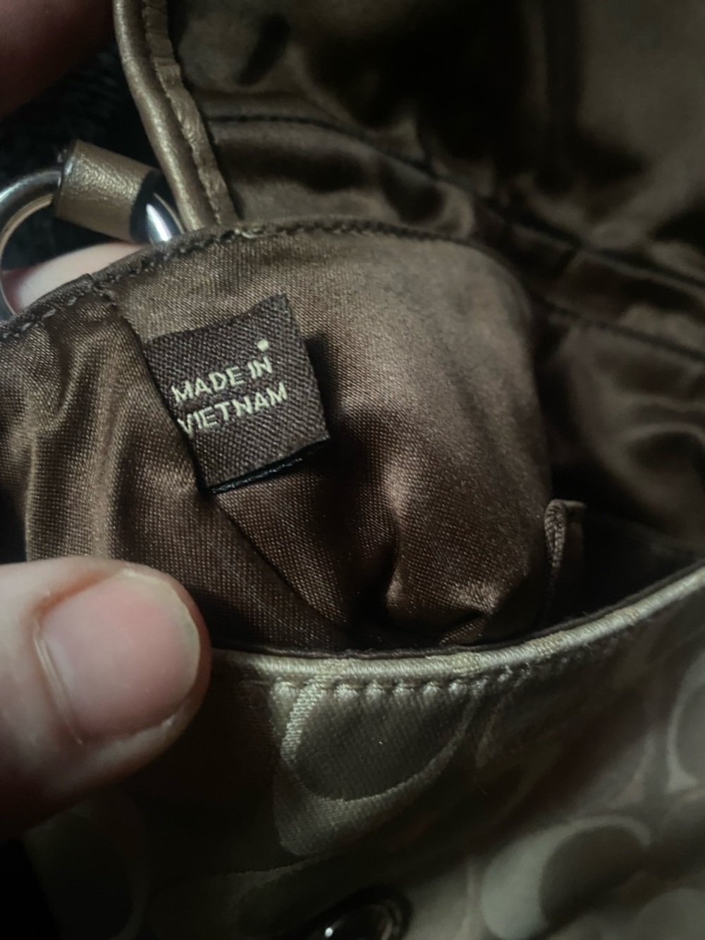 (Y2K) COACH- Shimmering Champagne Vintage Signature Pleated Demi/ Baguette - Picture 13 of 15